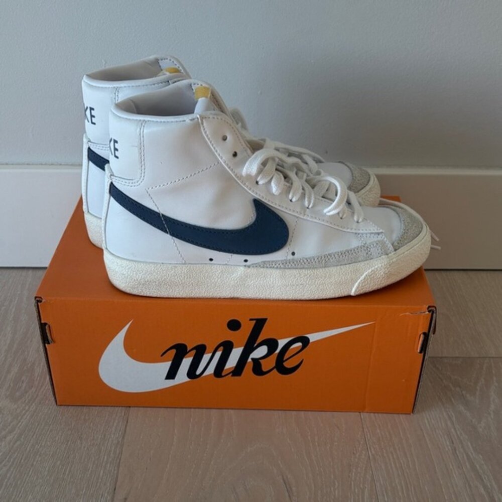 Nike Blazers in White and Navy